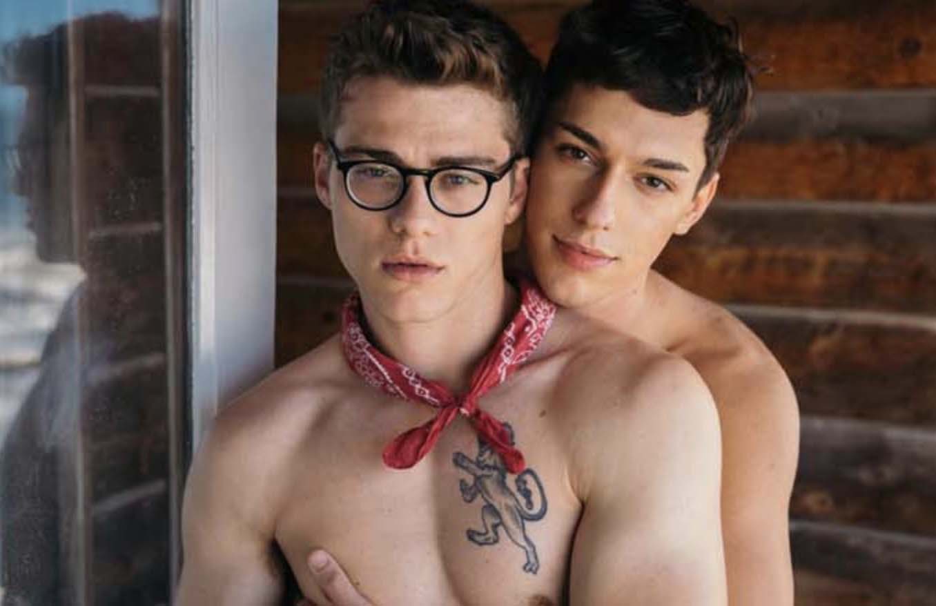 Blake Mitchell scopa Hayden Brier e passa alla Cocky Boys (VIDEO) - BitchyX