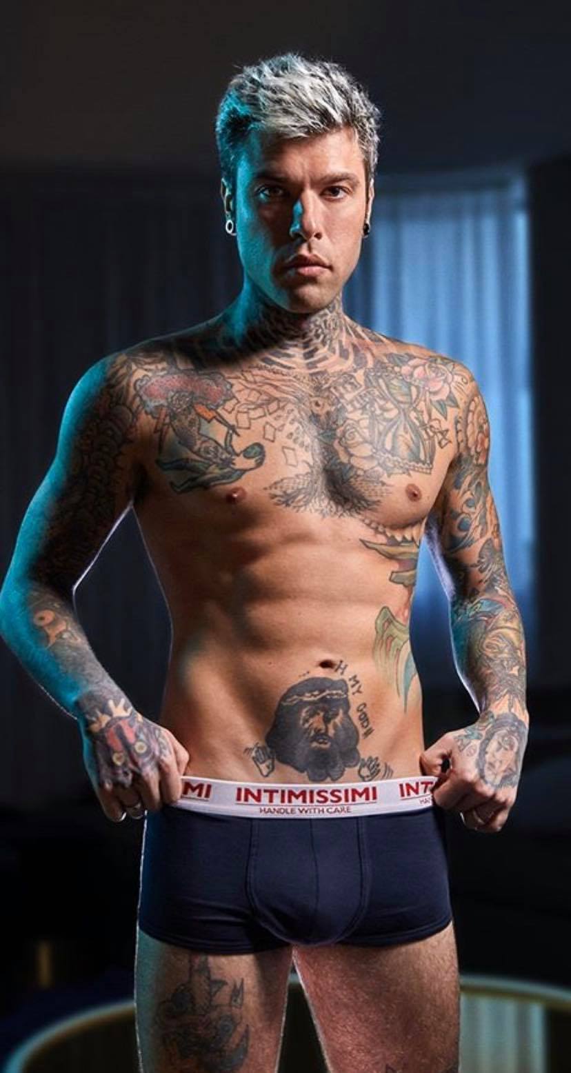 Fedez sul profilo OnlyFans di un maschio famoso: Mi sono iscritto ha un  cazzo ENORME - BitchyX